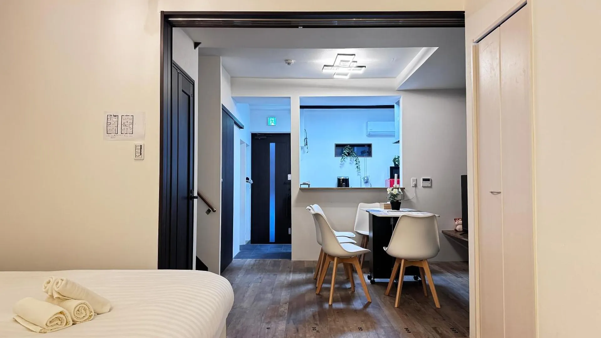 Official Trhouses 和御 玖鶴 15 Minutes To Shinsaibashi, Kuromon Market And Namba Osaka Japan